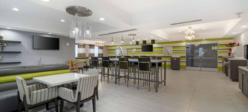 加迪纳贝斯特韦斯特优质套房酒店(Best Western Plus Gardena Inn  Suites)图片