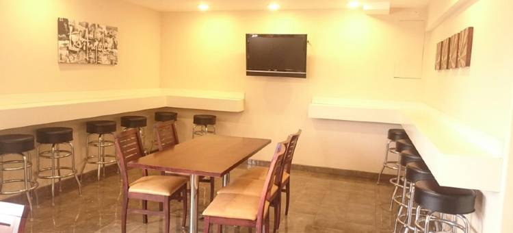 卡尔弗城华美达酒店(Ramada by Wyndham Culver City)图片