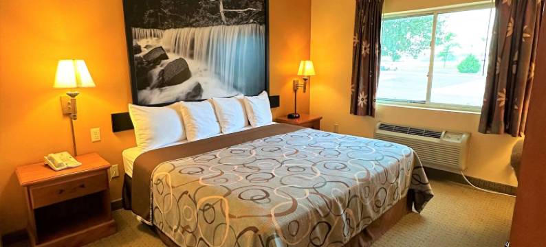 托皮卡-福布斯登陆温德姆速8酒店(Super 8 by Wyndham Topeka at Forbes Landing)图片