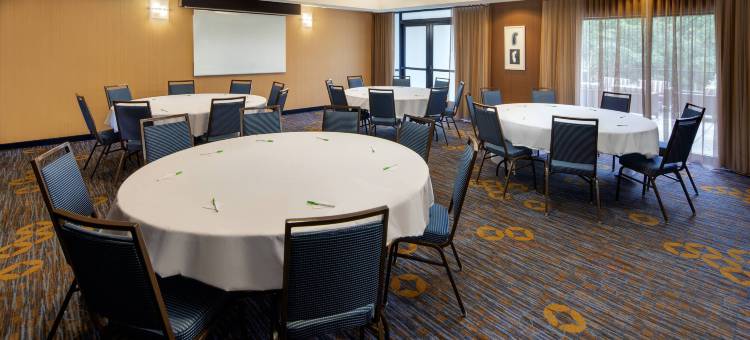 万豪大瀑布机场万怡酒店(Courtyard Grand Rapids Airport)图片