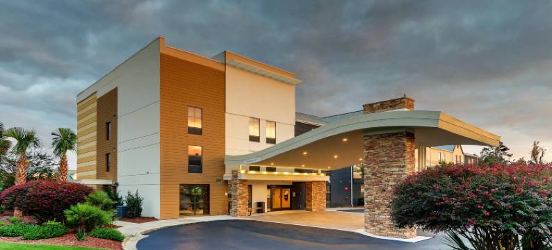 绍斯波特万枫酒店及套房(Fairfield Inn & Suites Southport)图片