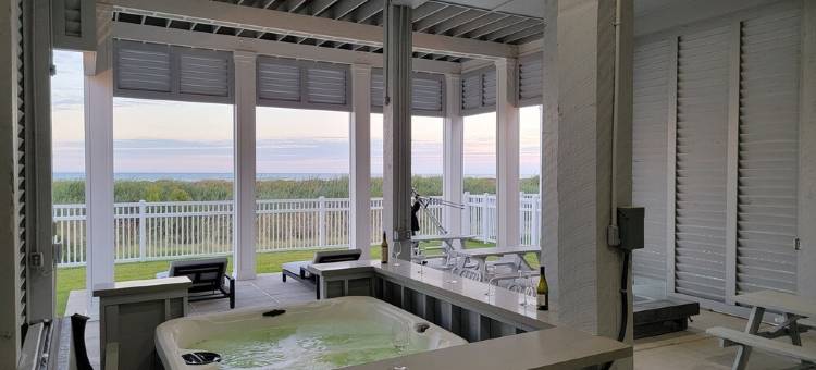 BEACHFRONT! HOT TUB! ELEVATOR! CUSTOM-BUILT! GATED COMMUNITY! BEACH, STEPS AWAY!图片