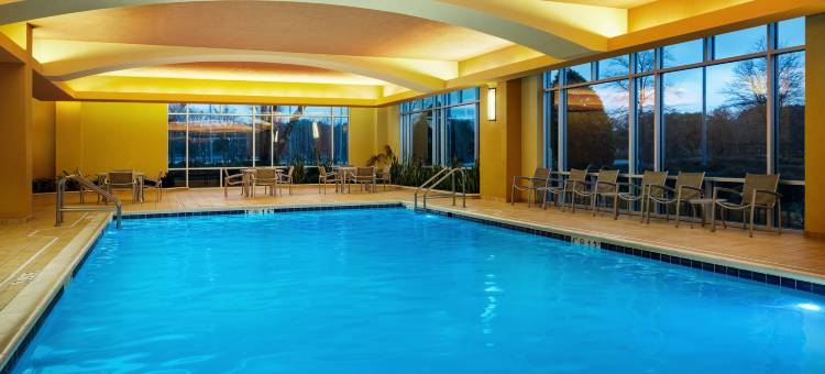 希尔顿安泊欢朋酒店及会议中心(Embassy Suites by Hilton Hampton Convention Center)图片