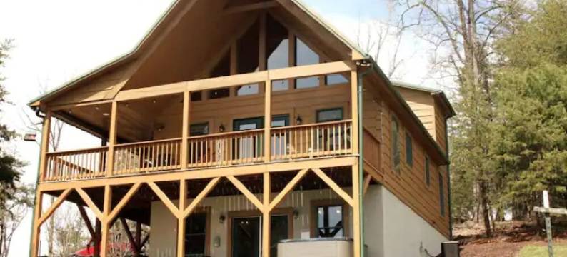 Mountain Views / Golf / Hot Tub / Cozy Cabin!图片