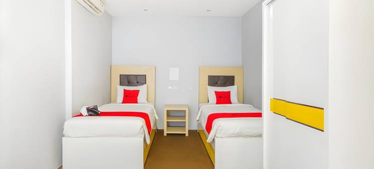 泗水红多兹斯瓦兰克托酒店(RedDoorz near Suroboyo Carnival Park)图片