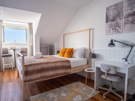 海军宾馆和小酒馆