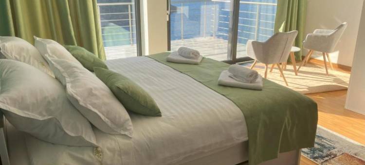 海滨豪华别墅，带私人泳池和壮丽海景(Beachfront Luxury Villa With Private Pool and Stunning Sea Views)图片