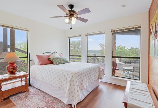 Breathtaking Lake Views and Game Room - Spectacular Canyon Escape Hotel Overview