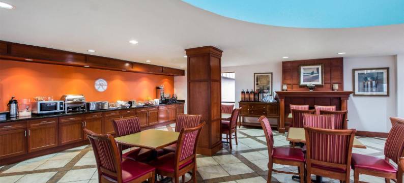 埃文斯维尔东温德姆豪生酒店(Howard Johnson by Wyndham Evansville East)图片