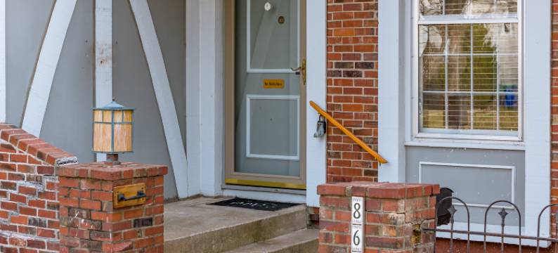 Fenced Backyard and Spacious Living Areas - Stylish Boho Escape图片