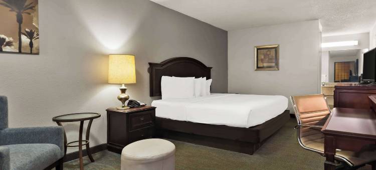 罗德威旅馆 伦伯顿中心(Rodeway Inn)图片