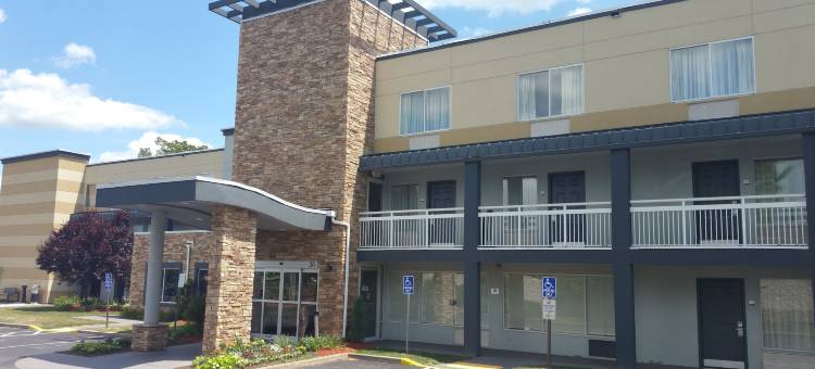 蔓越莓乡品质酒店(Quality Inn Cranberry Township)图片