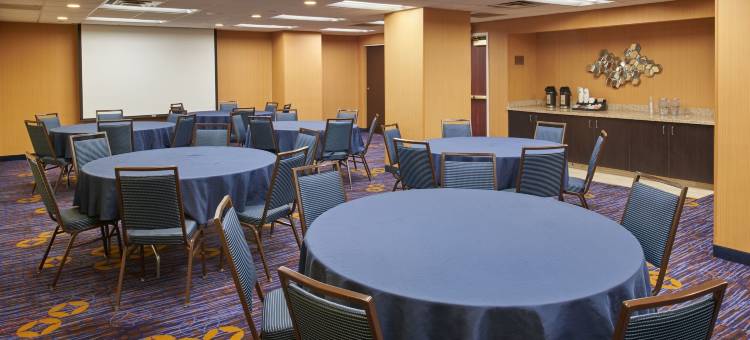 哥伦布市区万怡酒店(Courtyard Columbus Downtown)图片