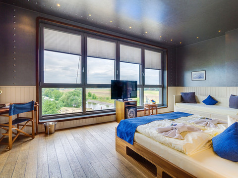 多米泽尔哈芬酒店