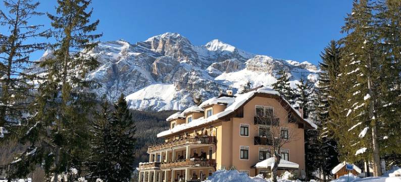 布鲁别墅精品酒店科提纳酒店(Boutique Hotel Villa Blu Cortina d'Ampezzo)图片