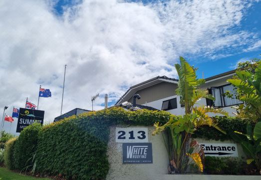 Summit Motor Lodge Hotel Overview