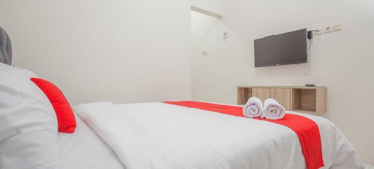 红多兹酒店-近泗水西普拉高尔夫球场(RedDoorz Near Ciputra Golf Surabaya)图片