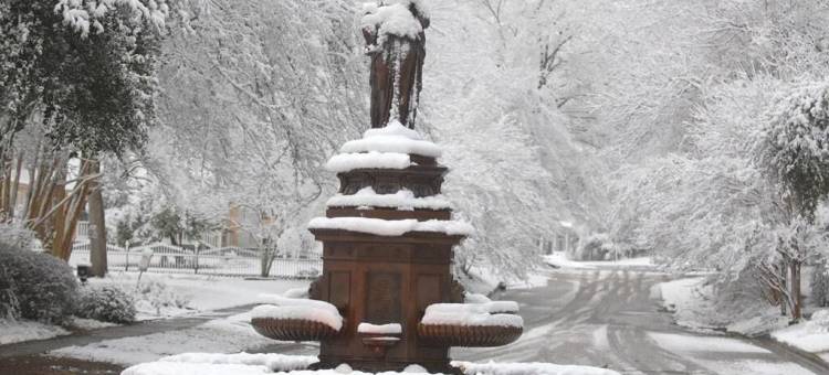卡恩历史酒店(Historic Kahn Hotel)图片