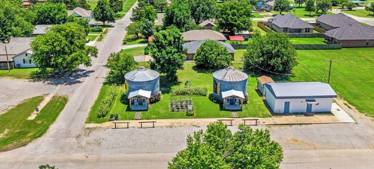 The Painted Silos - The Horse Bin.  Elgin, Ft Sill and Lawton areas.图片