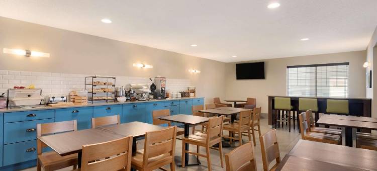 奇珀瓦福尔斯丽怡酒店(Country Inn & Suites by Radisson, Chippewa Falls, WI)图片