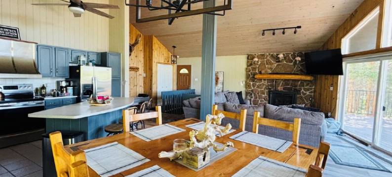 WinterPark Chalet-3br/2ba. 2decks/hottub/mtn views. Skiing/Hiking/Biking nearby.图片