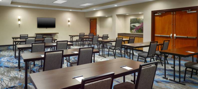北查尔斯顿/大学区万枫酒店及套房(Fairfield Inn & Suites Charleston North/University Area)图片