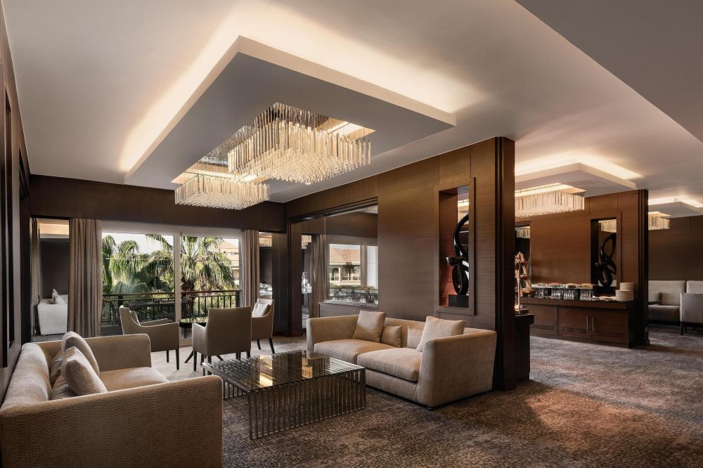 Dusit Thani LakeView Cairo Hotel Overview