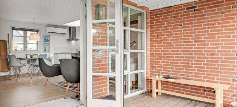 "Agni" - 800m from the Sea图片