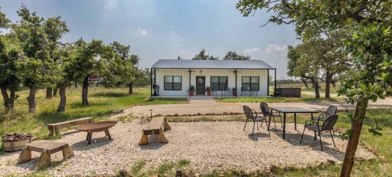 La Casita：有热水浴缸和火坑，距离弗雷德15分钟(La Casita: Hot-Tub & Firepit, 15 Min to Fred!)图片