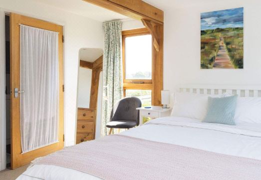 Countryside Escape for 6 in West Wittering Hotel Overview