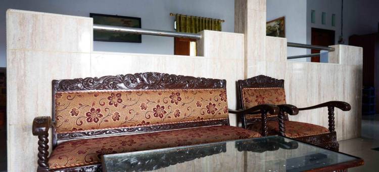 红多兹伊斯兰酒店-近RS米特拉西亚加(RedDoorz Syariah Near RS Mitra Siaga)图片