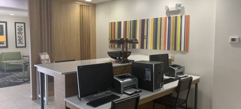 Holiday Inn Express 麦库姆(Holiday Inn Express MCCOMB by IHG)图片