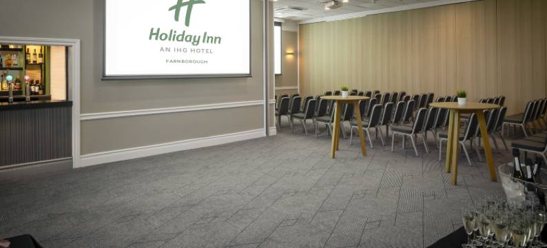 Holiday Inn 法恩伯勒(Holiday Inn FARNBOROUGH by IHG)图片