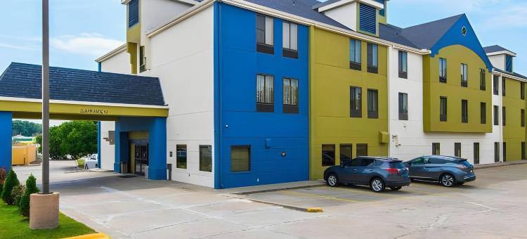 红狮酒店及套房蓝泉城(Red Lion Inn & Suites Blue Springs)图片