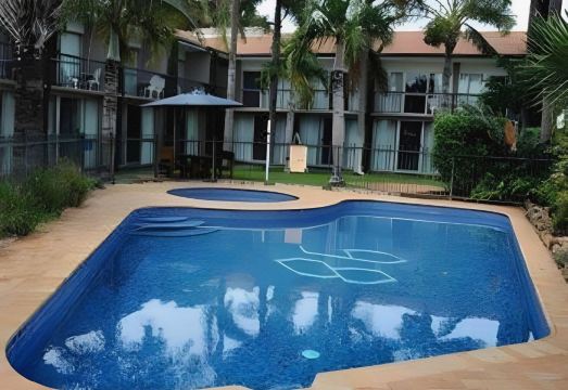 Motel 98 Hotel Overview