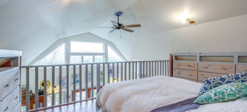 可带宠物的飞行员工作室，配有葡萄园景观！(Pet-Friendly Pilot Studio w/ Vineyard Views!)图片