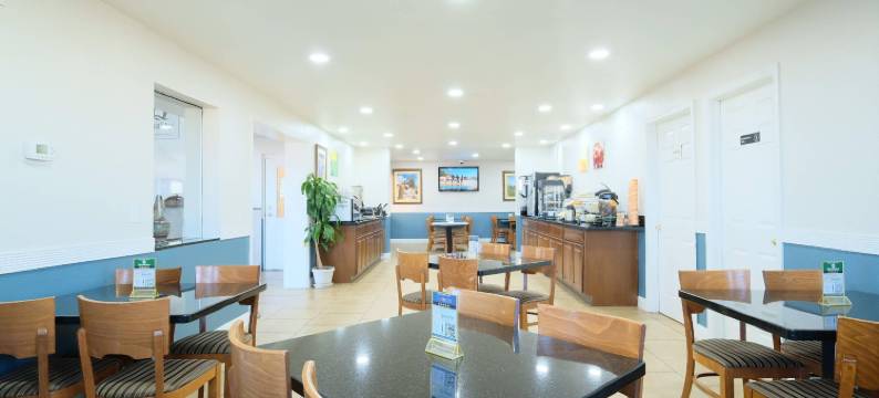 霍尔布鲁克品质酒店近化石森林(Quality Inn Holbrook Near Petrified Forest)图片