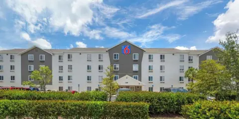 Motel 6 Suites 邁爾斯堡, FL