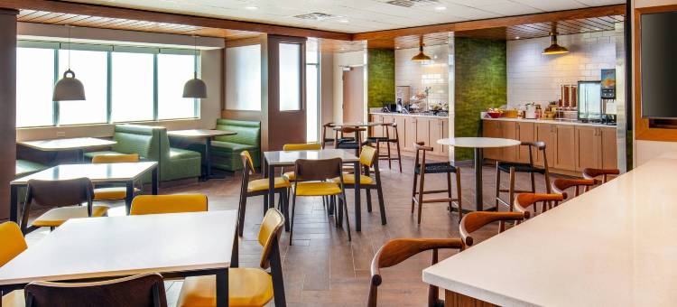 麦克弗森万枫酒店及套房(Fairfield Inn & Suites McPherson)图片