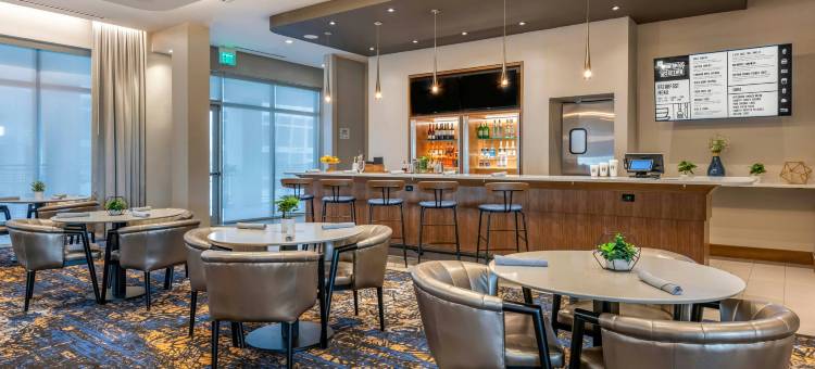 劳德代尔堡市中心万豪万怡酒店(Courtyard Fort Lauderdale Downtown)图片