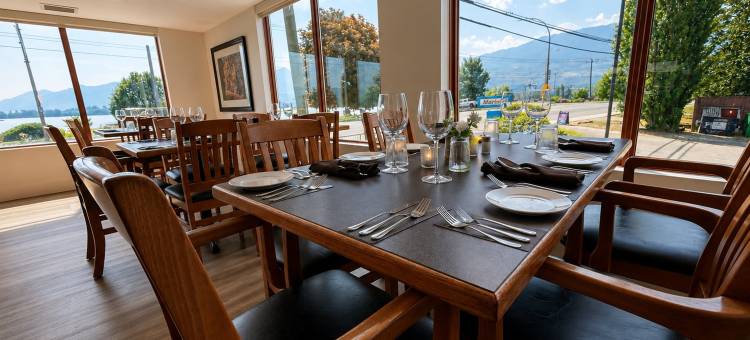 Holiday Inn & Suites 奥索尤斯(Holiday Inn & Suites OSOYOOS by IHG)图片