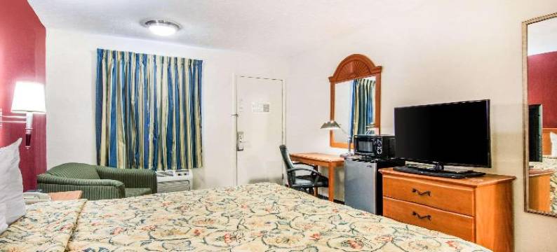 罗德威旅馆拉格兰奇东(Rodeway Inn la Grange East)图片