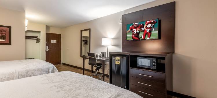 休斯顿IAH机场西南红顶Plus套房酒店(Red Roof Plus+ & Suites Houston - IAH Airport SW)图片