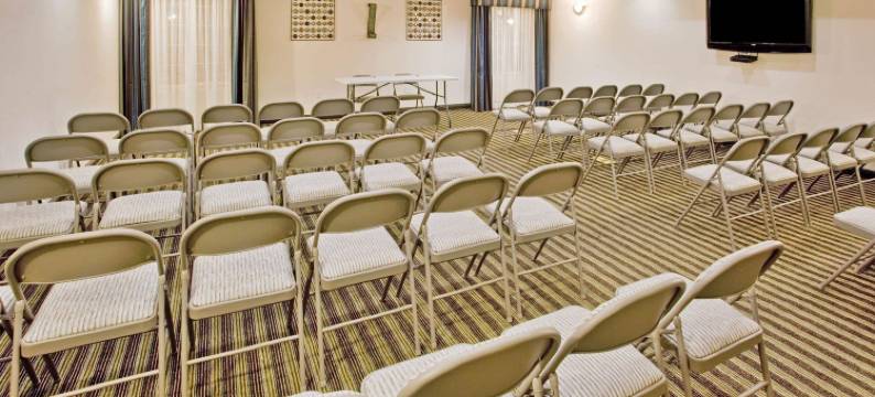 福勒拉昆塔温德姆套房酒店(La Quinta Inn & Suites by Wyndham Fowler)图片