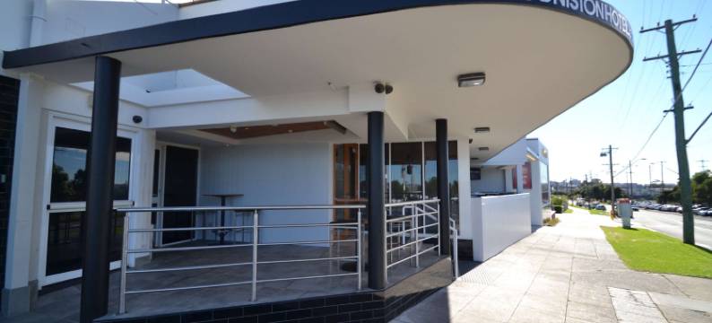 卧龙岗科尼斯顿酒店(Coniston Hotel Wollongong)图片