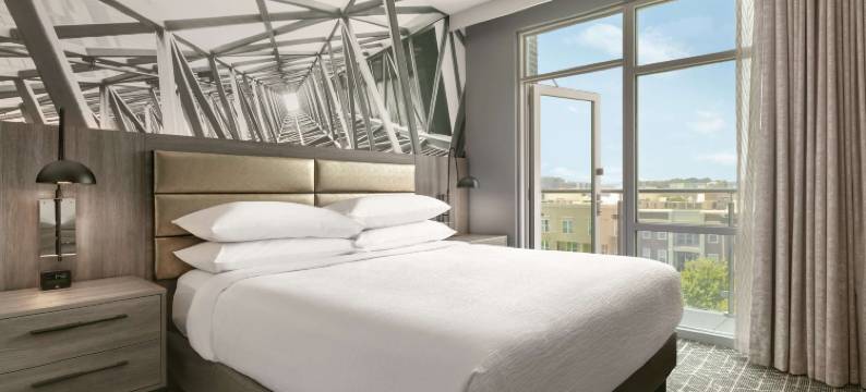 亚特兰大市中心希尔顿大使套房酒店(Embassy Suites by Hilton Atlanta Midtown)图片