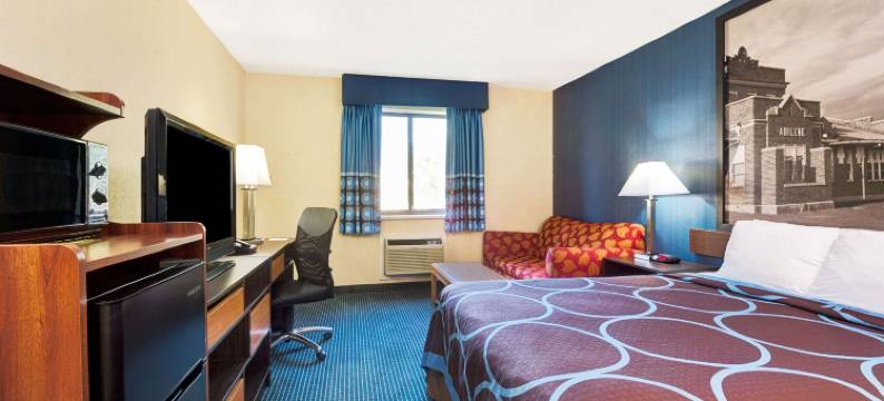 哈钦森温德姆速8酒店(Super 8 by Wyndham Hutchinson)图片