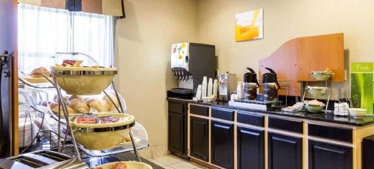 品质酒店及套房橡木村 - 克利夫兰南(Quality Inn & Suites Oakwood Village - Cleveland South)图片