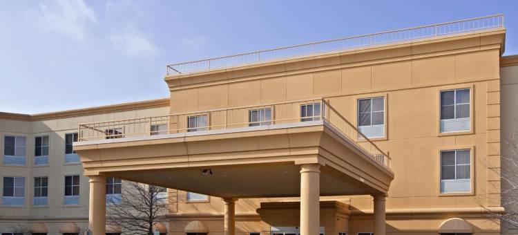 班诺克迪尔菲尔德拉昆塔温德姆套房酒店(La Quinta Inn & Suites by Wyndham Bannockburn-Deerfield)图片