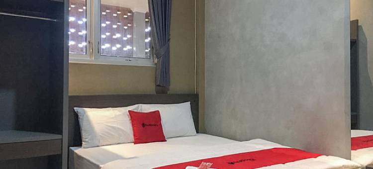 红多兹酒店-近维萨塔帕里本多拉旺(RedDoorz Near Wisata Paribendo Lawang)图片